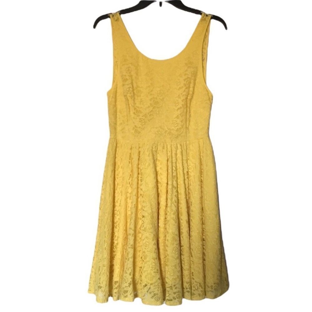 Pins AND NEEDLES Yellow Lace Scoop Neck V-Back Sleeveless Fit & Flare Size Large